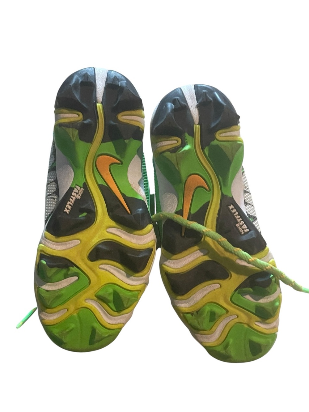 Nike size 10C Kids Green Athletic Cleats - Youth Lightweight excellent cond - Picture 3 of 4